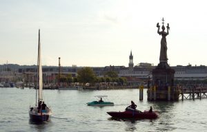Freizeitboote im Hafen in Konstanz
