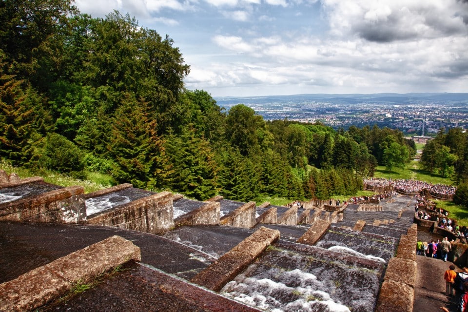 Kaskaden im Bergpark Wilhelmshöe mit Blick auf Kassel