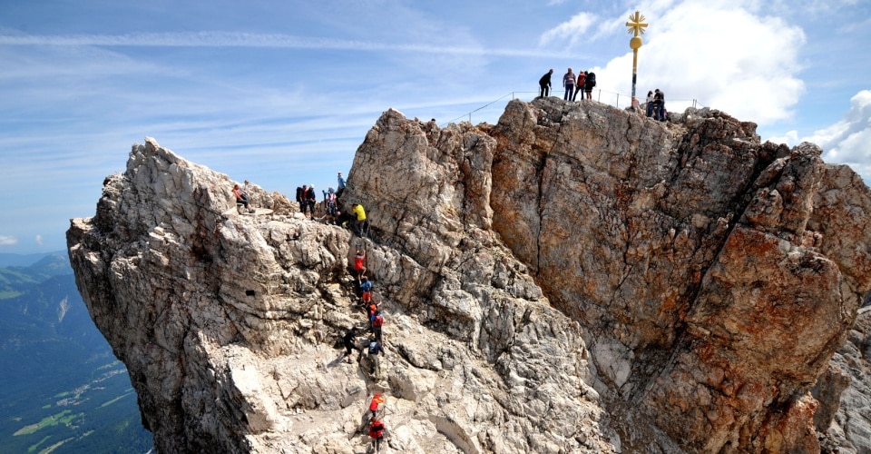 Bersteiger auf dem Gipfel der Zugspitze