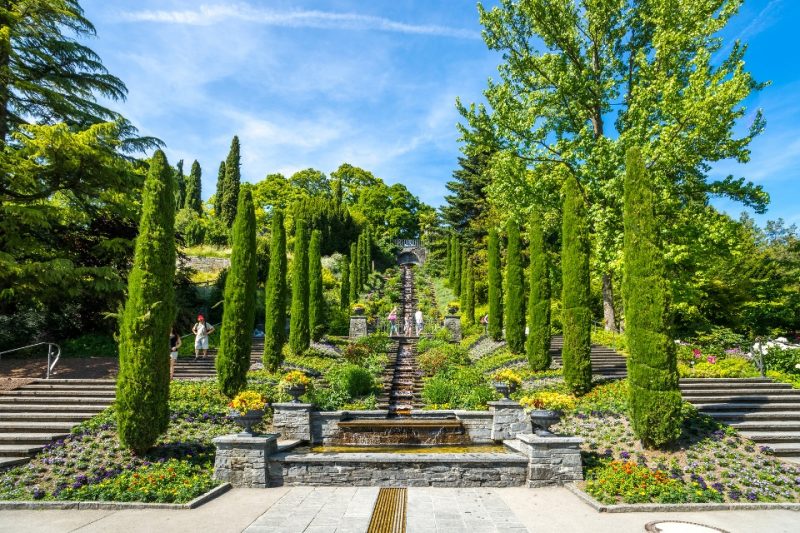 Wassertreppe auf der Blumeninsel Mainau Italienische Wassertreppe auf der Blumeninsel Mainau im Bodensee