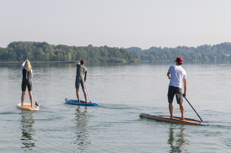 Stand Up Paddling Ausfahrt auf dem See