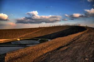 Halde Haniel Bottrop mit Totempfählen und Amphitheater