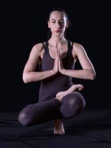 Übung beim Bikram Yoga