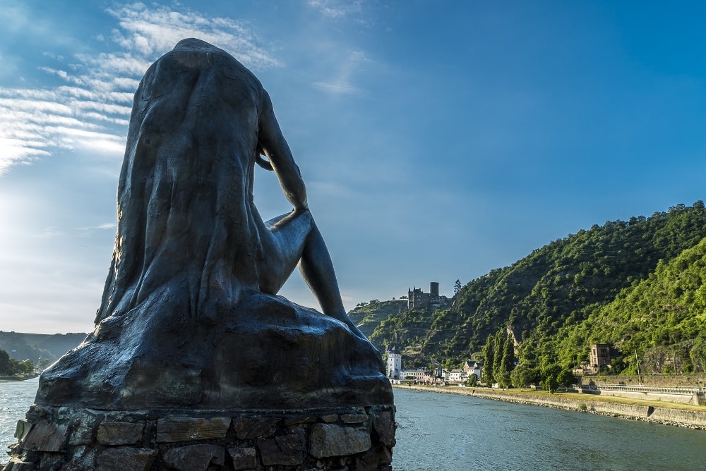 4. Denkmal am Rhein