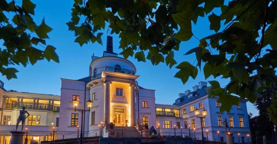 Schlosshotel im Abendlicht