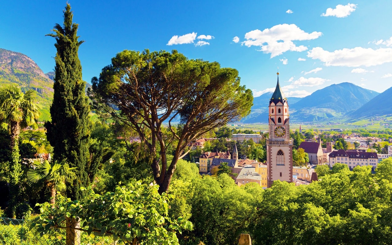 Blick auf Meran in Südtirol