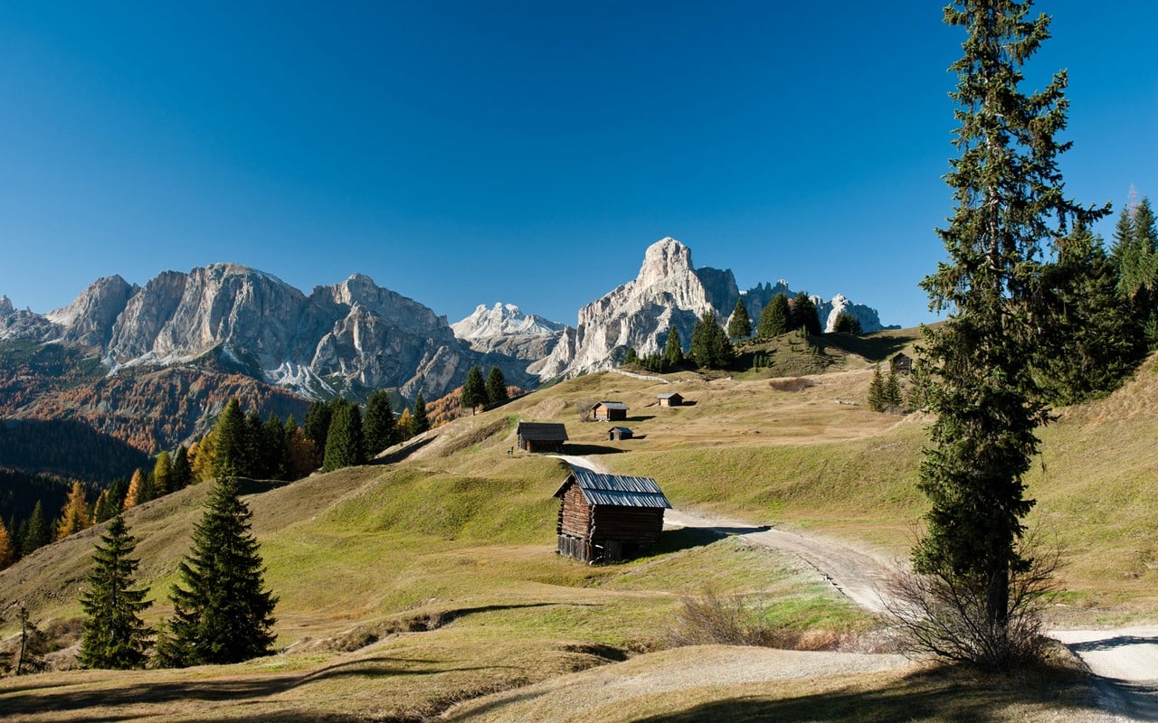 Blick von der Pralongia auf Sassongher und Sellastock