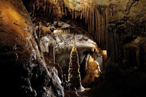 Dechenhöhle, Kaiserhalle - Höhlen und Schaubergwerke
