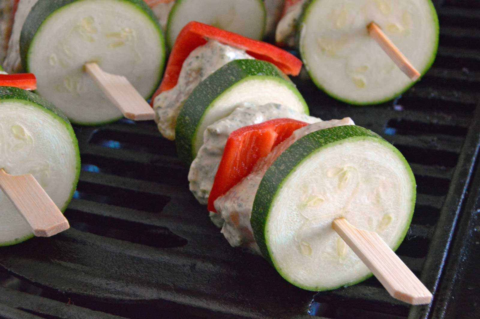 Grillfertig präparierte Spießchen