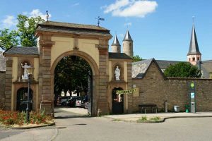 Kloster Steinfeld, Eingangsportal - Eifelsteig