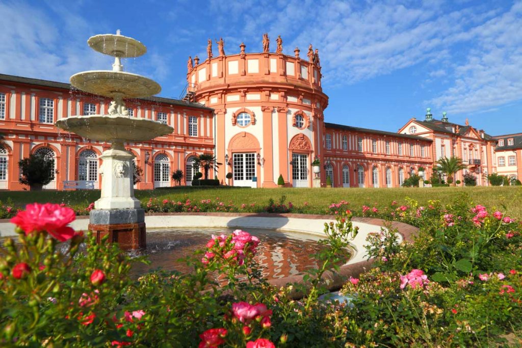 Schloss Biebrich - Rheingauer Rieslingpfad