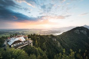 Außenansicht Burghotel Falkenstein - Genuss- und Reisetipps