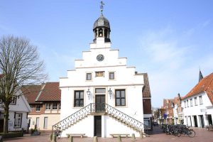Rathaus in Lingen (Ems) - EmsRadweg
