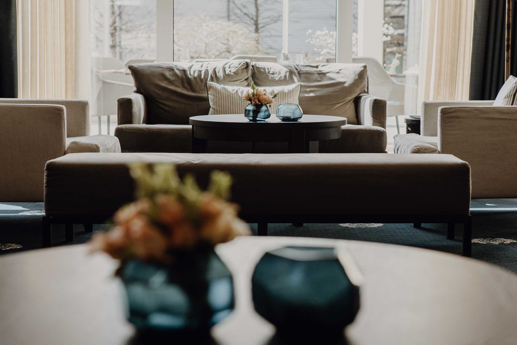 vier-jahreszeiten-lobby Lobby im Hotel Vier Jahreszeiten in Starnberg