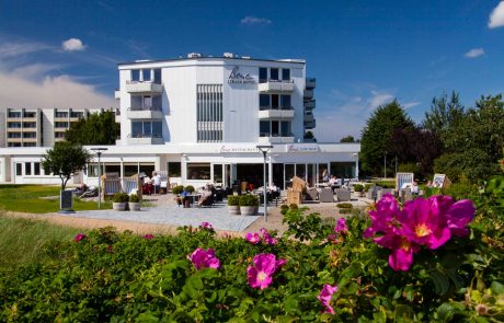 hotel-bene-fehmarn Außenansicht Strandhotel Bene, Fehmarn - Oster-Gewinnspiel 2019 Ostersonntag