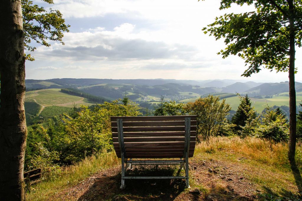 Blick vom Hohen Knochen ins Sauerland