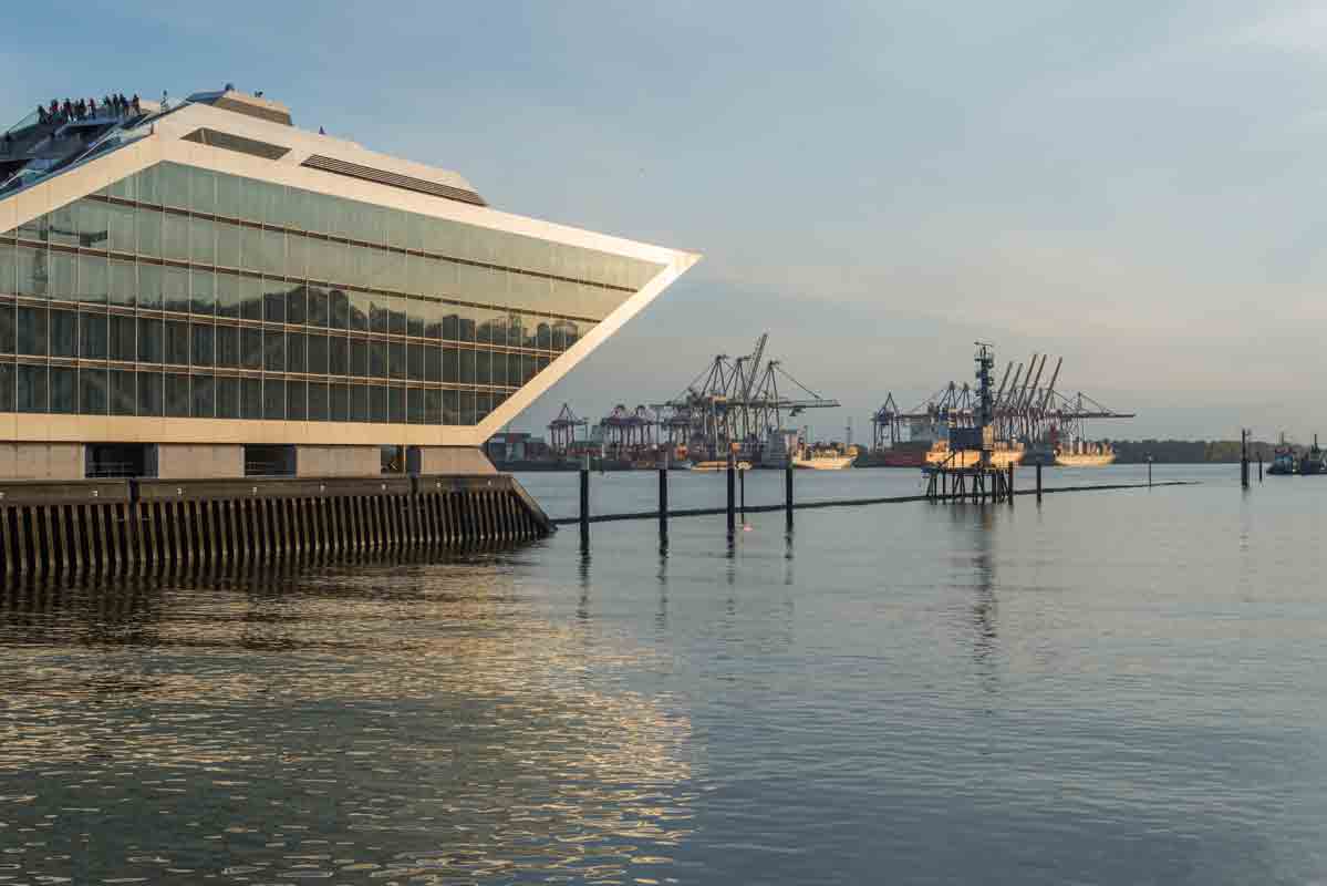 Das futuristische Dockland in Hamburg