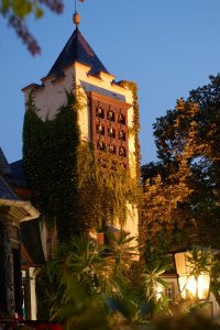 Außenansicht Breuers Rüdesheimer Schloss
