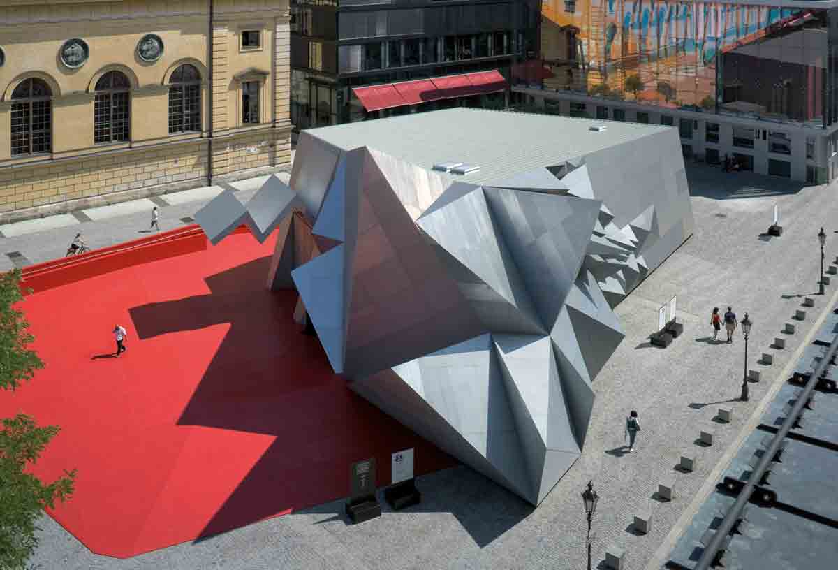 Der mobile "Pavilion 21 MINI Opera Space" in München