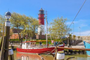 Hafen und Leuchtturm in Büsum