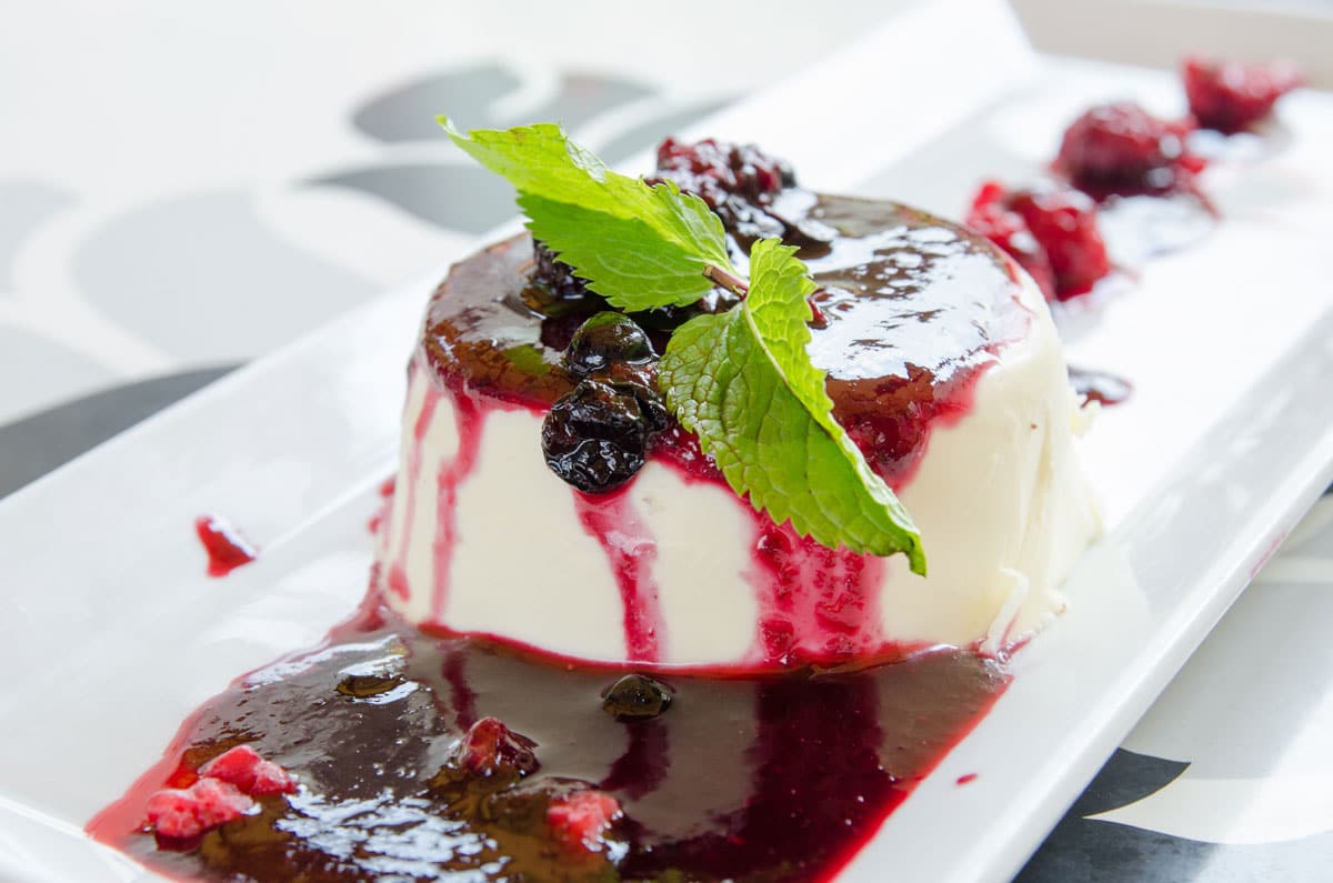 Panna Cotta mit Beerensauce