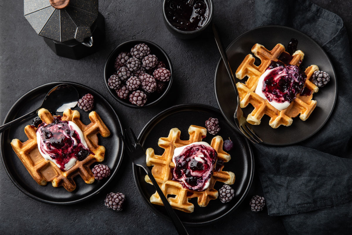 Waffeln mit Brombeeren