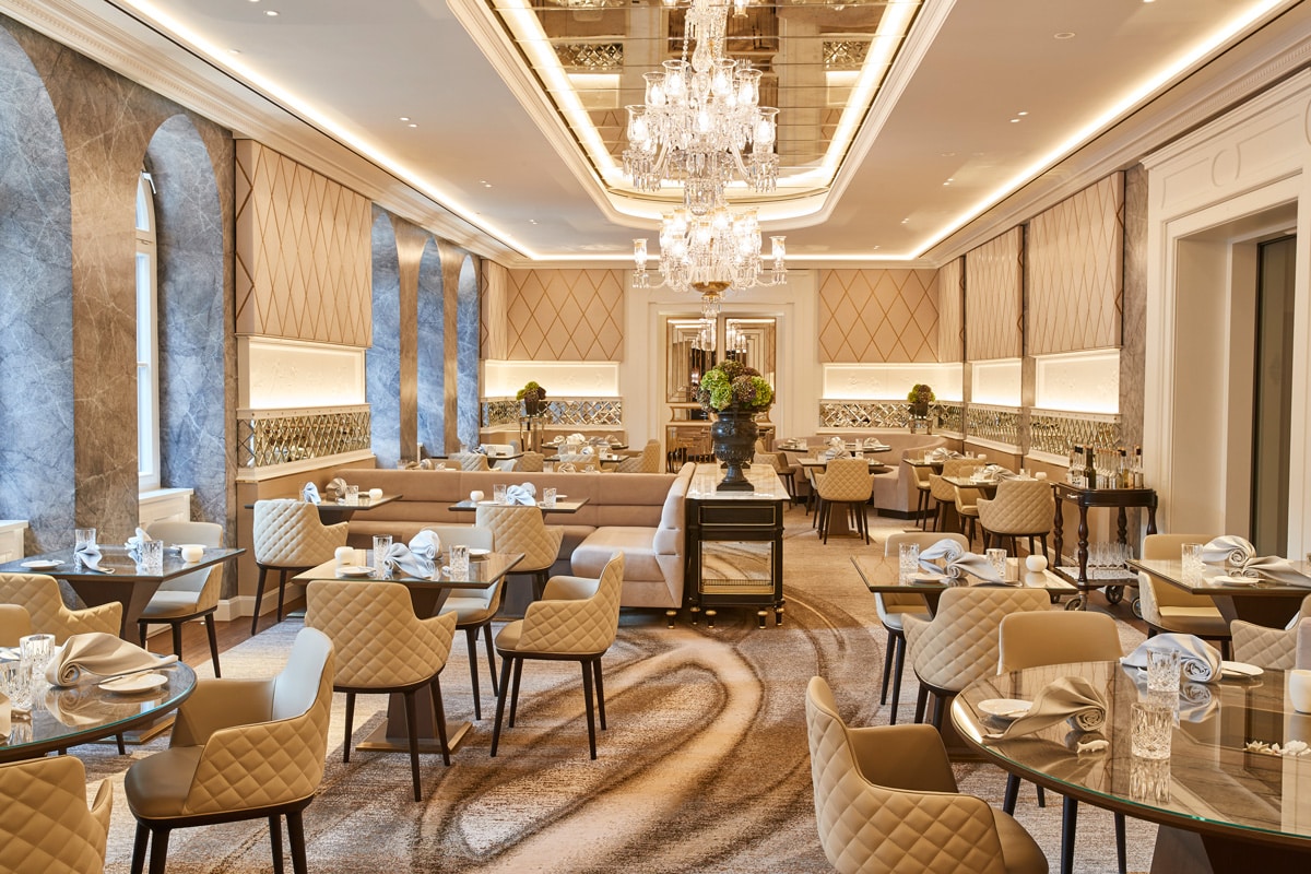 Maike Menzel, Restaurant Schwarzreiter, Innenansicht