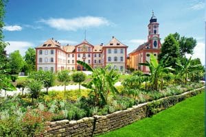 Schloss Mainau mit Kirche