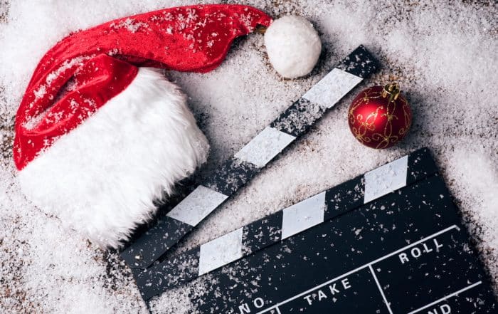 Weihnachtsmütze mit Filmklappe - 10 Filmtipps mit Genussfaktor