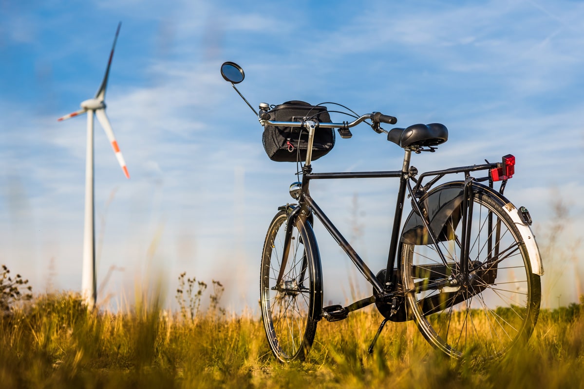 Fahrrad mit Windkraftanlage - Nachhaltig reisen