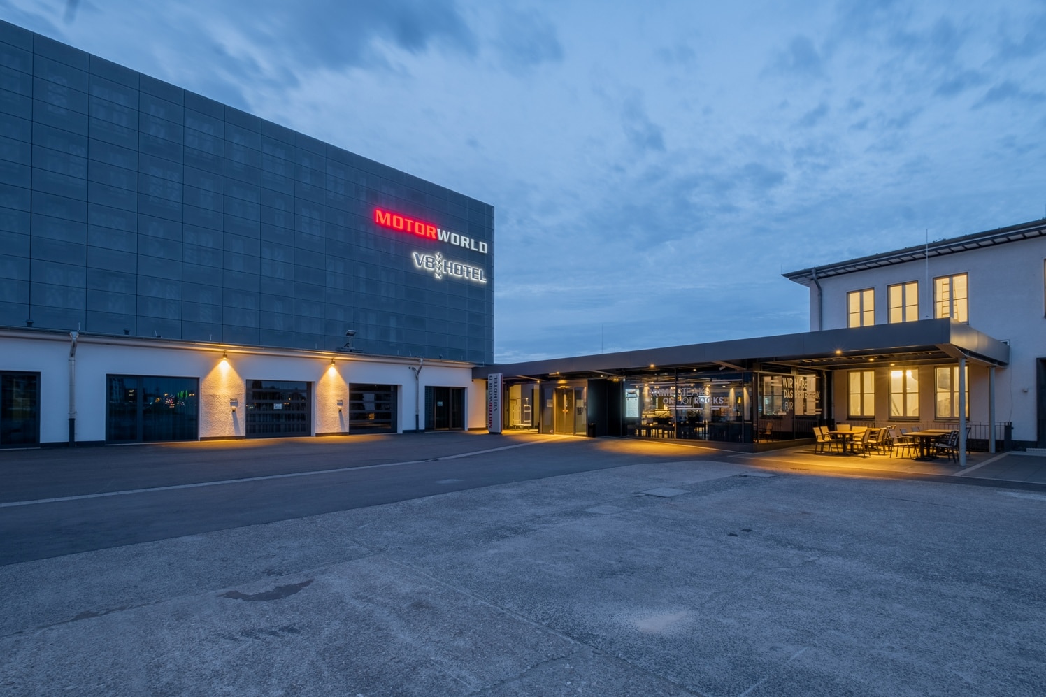 V8 Hotel Köln V8 Hotel in der Motorworld Köln | Rheinland