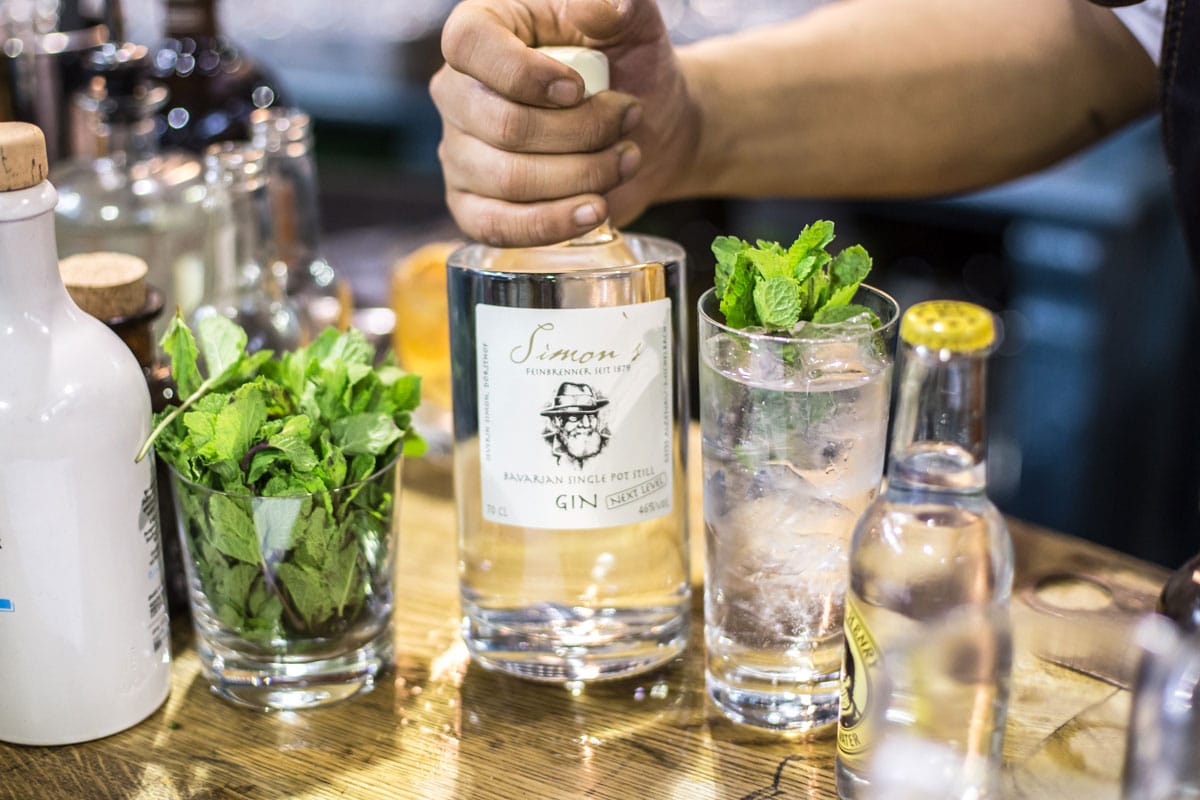 Simons-Gin