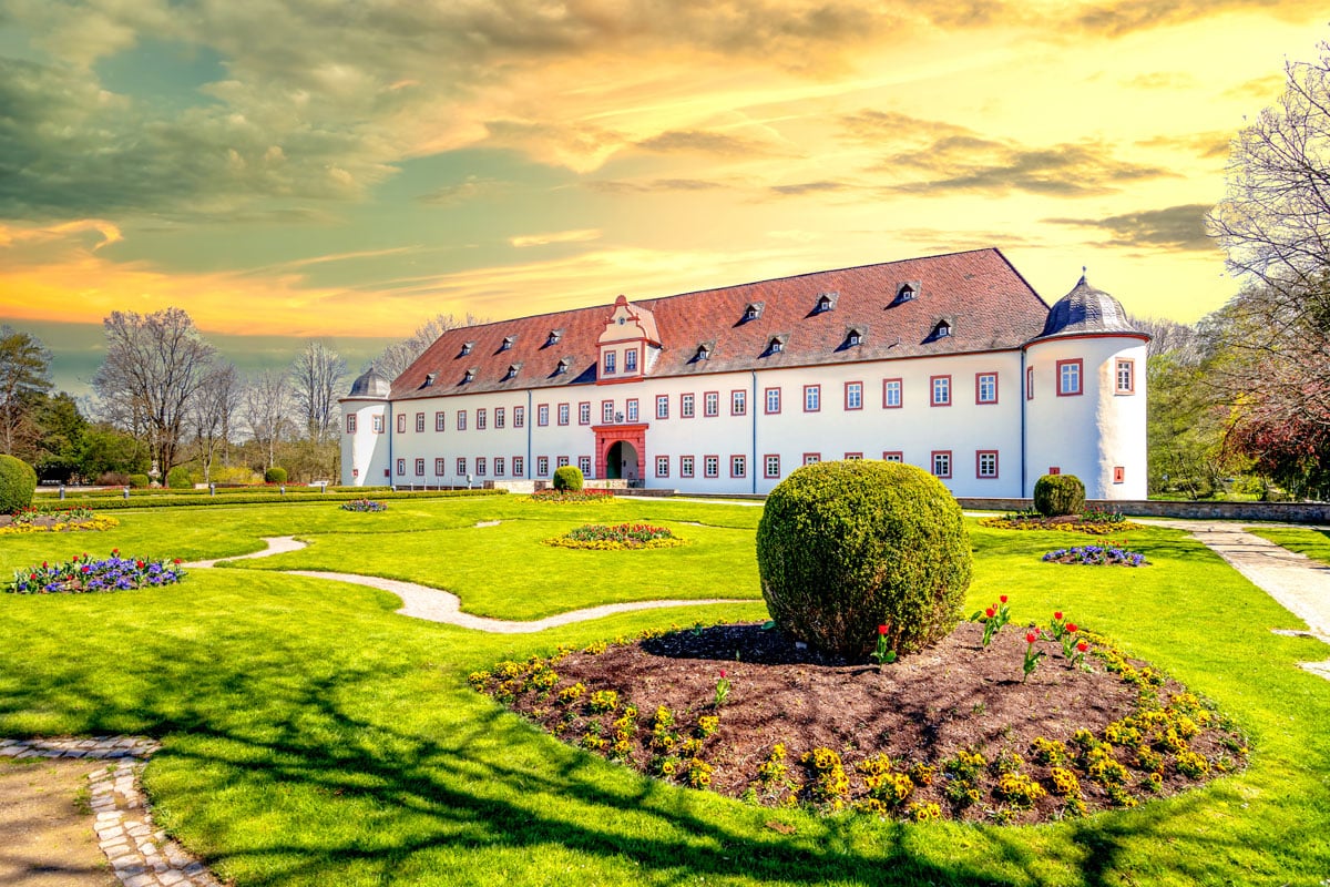 Schloss-Heusenstamm