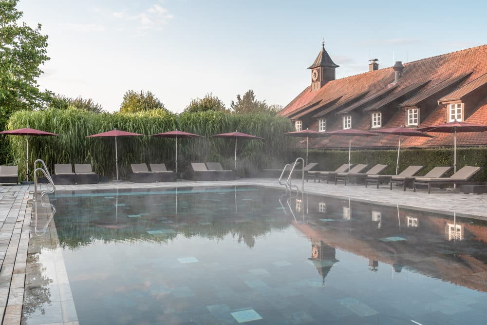 FRIEDRICHSRUHE-pool-outdoor Outdoor Pool im Wald und Schlosshotel Friedrichsruhe in Zweiflingen