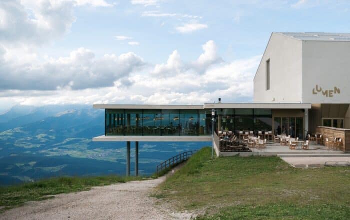 Außenansicht AlpiNN Food Space & Restaurant