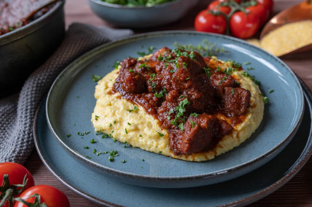 Gulasch-Polenta Gulasch-Polenta