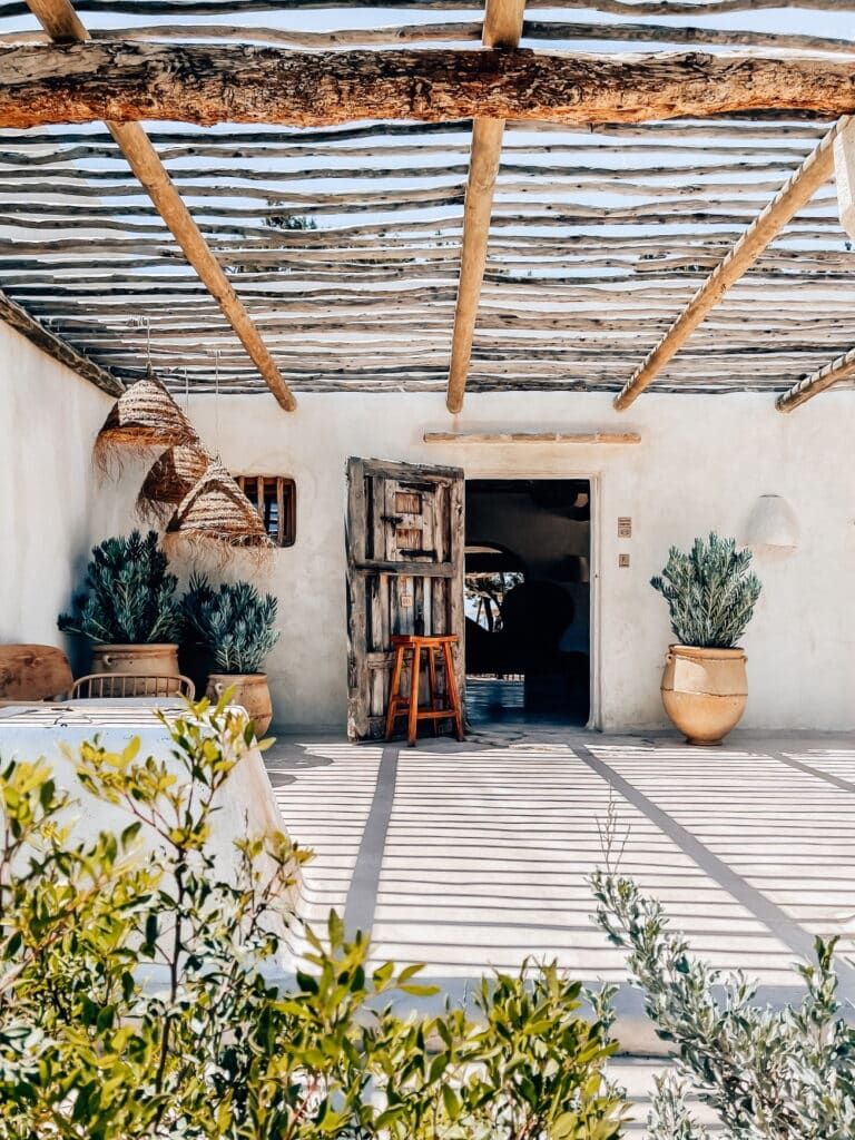 Finca Ibiza Eingangsterrasse zu historischer Finca auf Ibiza