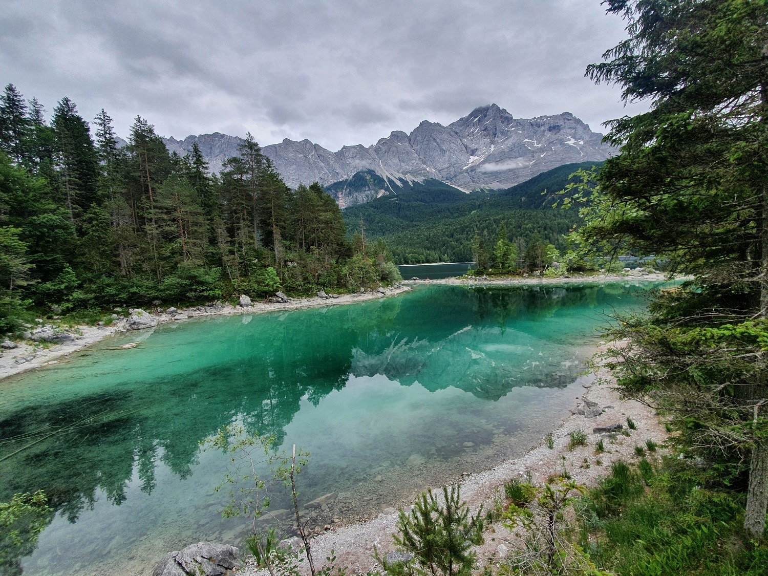 Der Eibsee am Fuße der Zugspitze