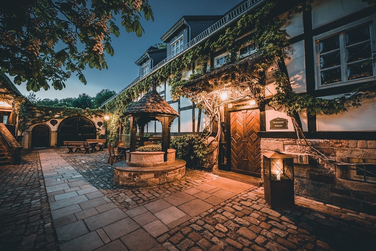 Hotel Neumühle Wartmannsroth außen Abend Hotel Neumühle Wartmannsroth außen Abend