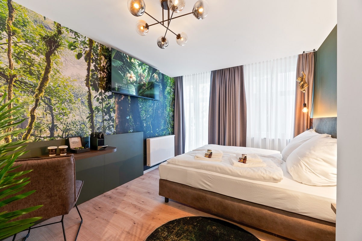 Hotel Jungle No 5 Stuttgart, Zimmeransicht TV