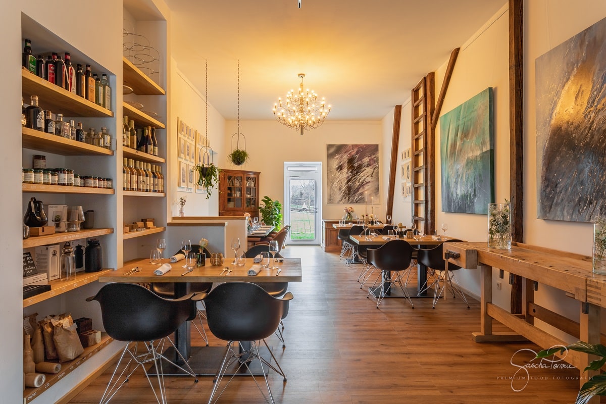 Sandra Haumann, Restaurant Wibbelings Hof innen