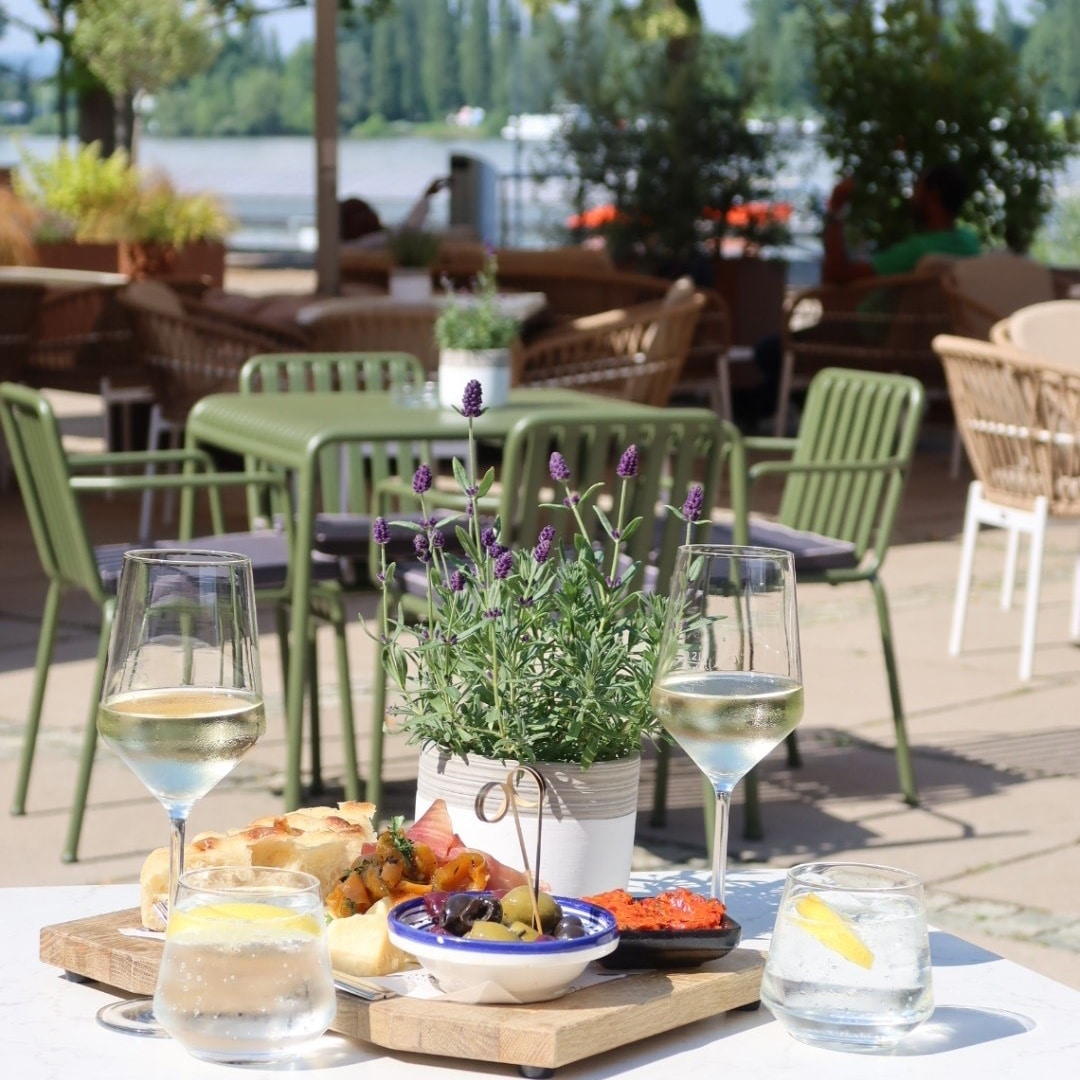 Tapas Malakoff Terrasse_sc Rheinterrasse im Hyatt Regency Mainz