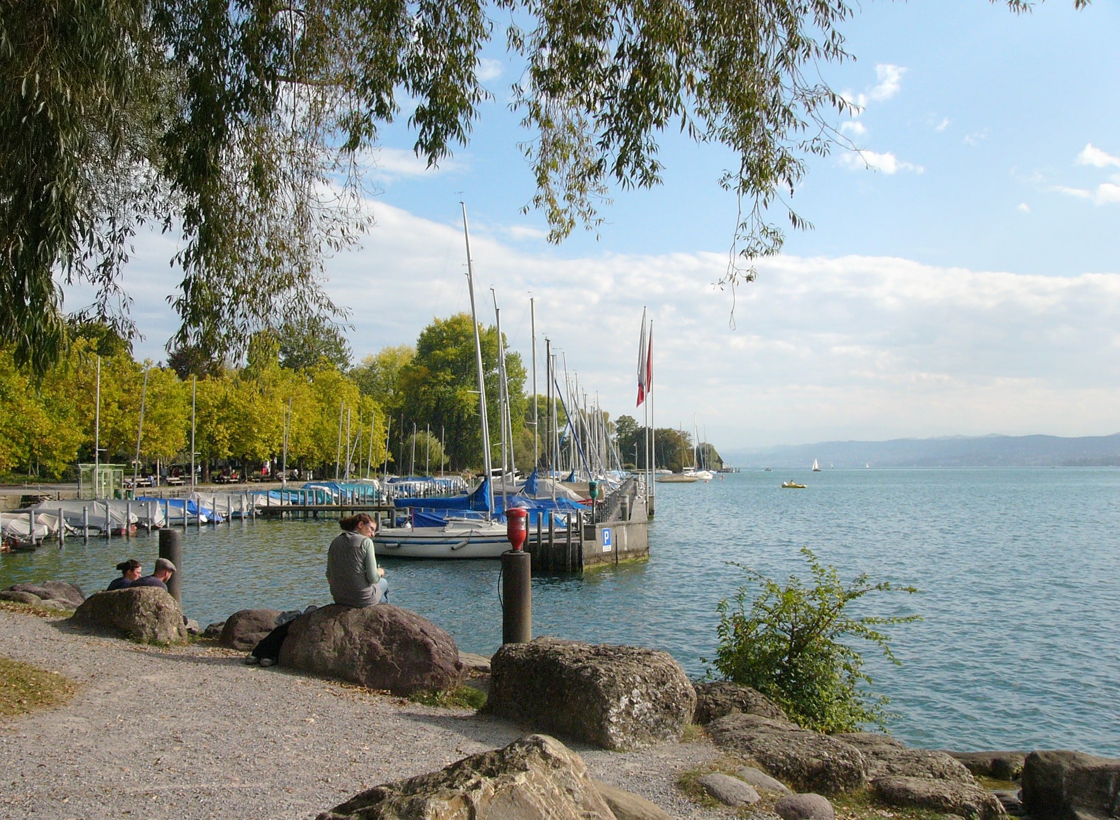Blick vom Seefeldquai nach Süden über den Zürichsee Blick vom Seefeldquai nach Süden über den Zürichsee