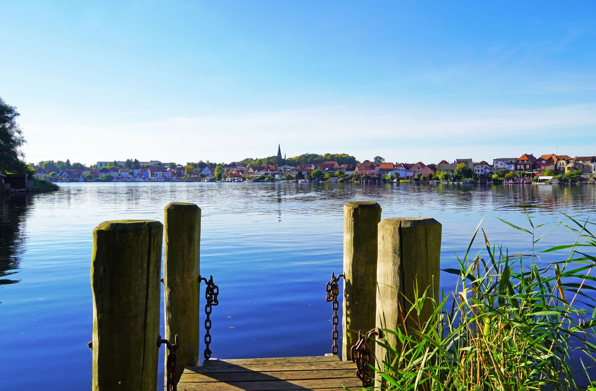 AdobeStock_475497045 Blick auf Malchow am See