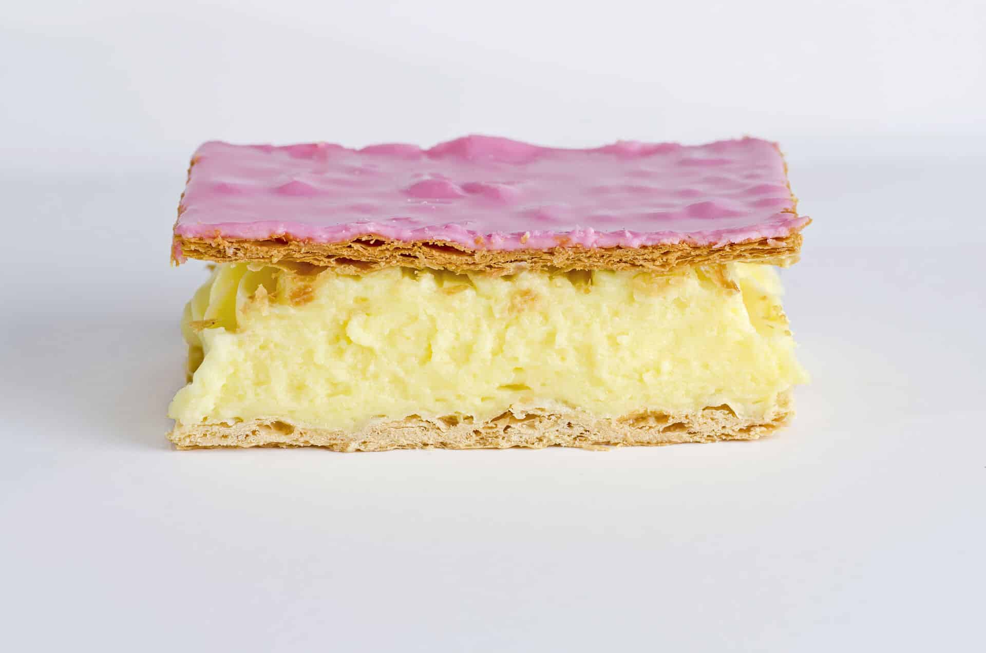 Tompouce – Traditional dutch cake Traditional dutch cake Tompouce -